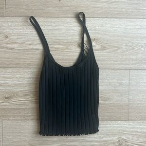 Black cropped tank top